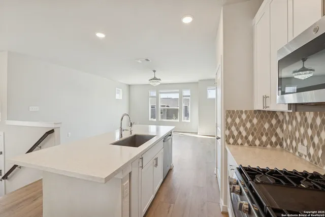 $305,000 | 14842 Maverick Avenue, San Antonio, TX 78217