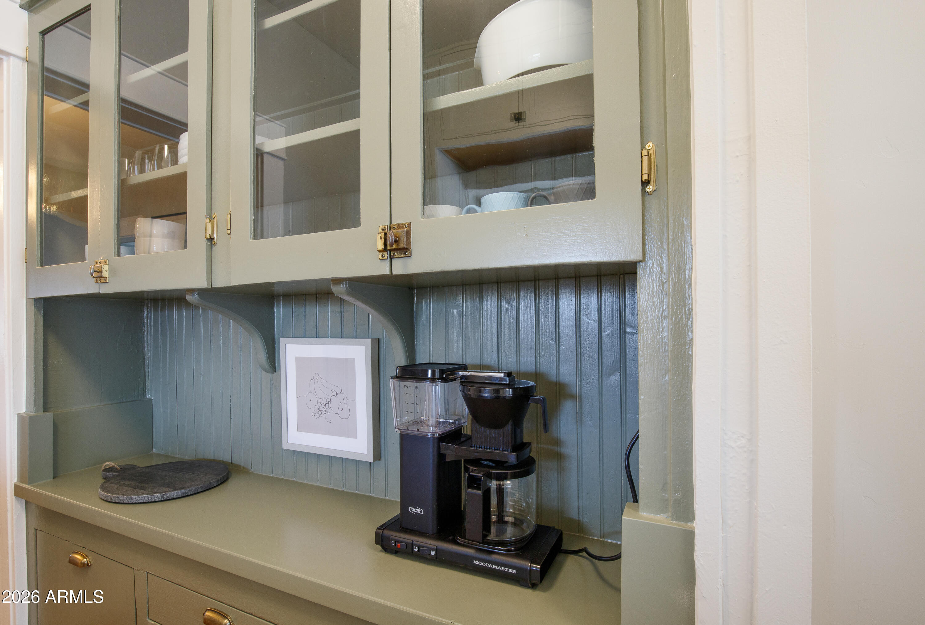 2549 North Mitchell Street Phoenix, AZ 85006 - Photo 14 of 41 a room with furniture and gym equipment