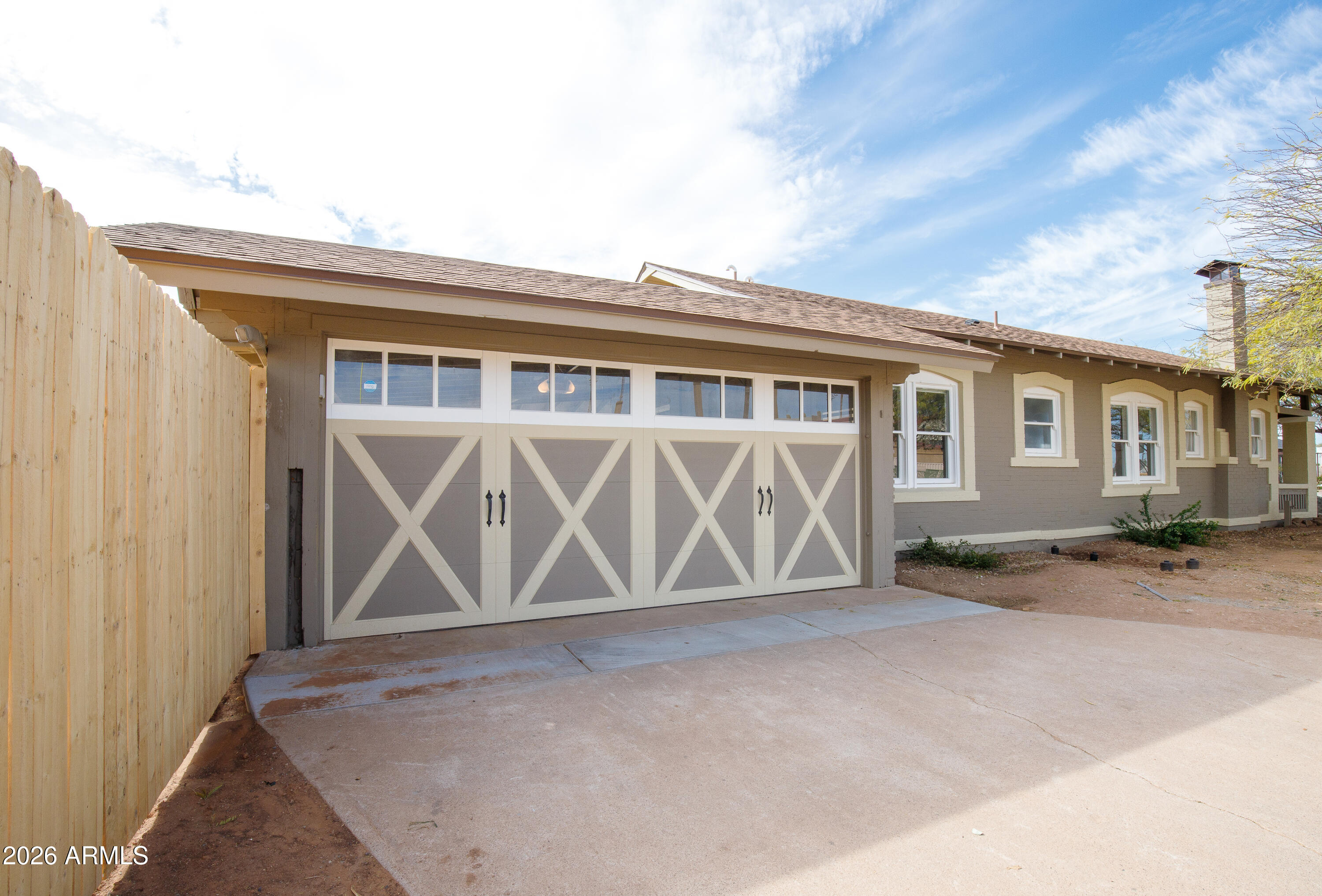 2549 North Mitchell Street Phoenix, AZ 85006 - Photo 26 of 41 an entrance to house with wooden floor