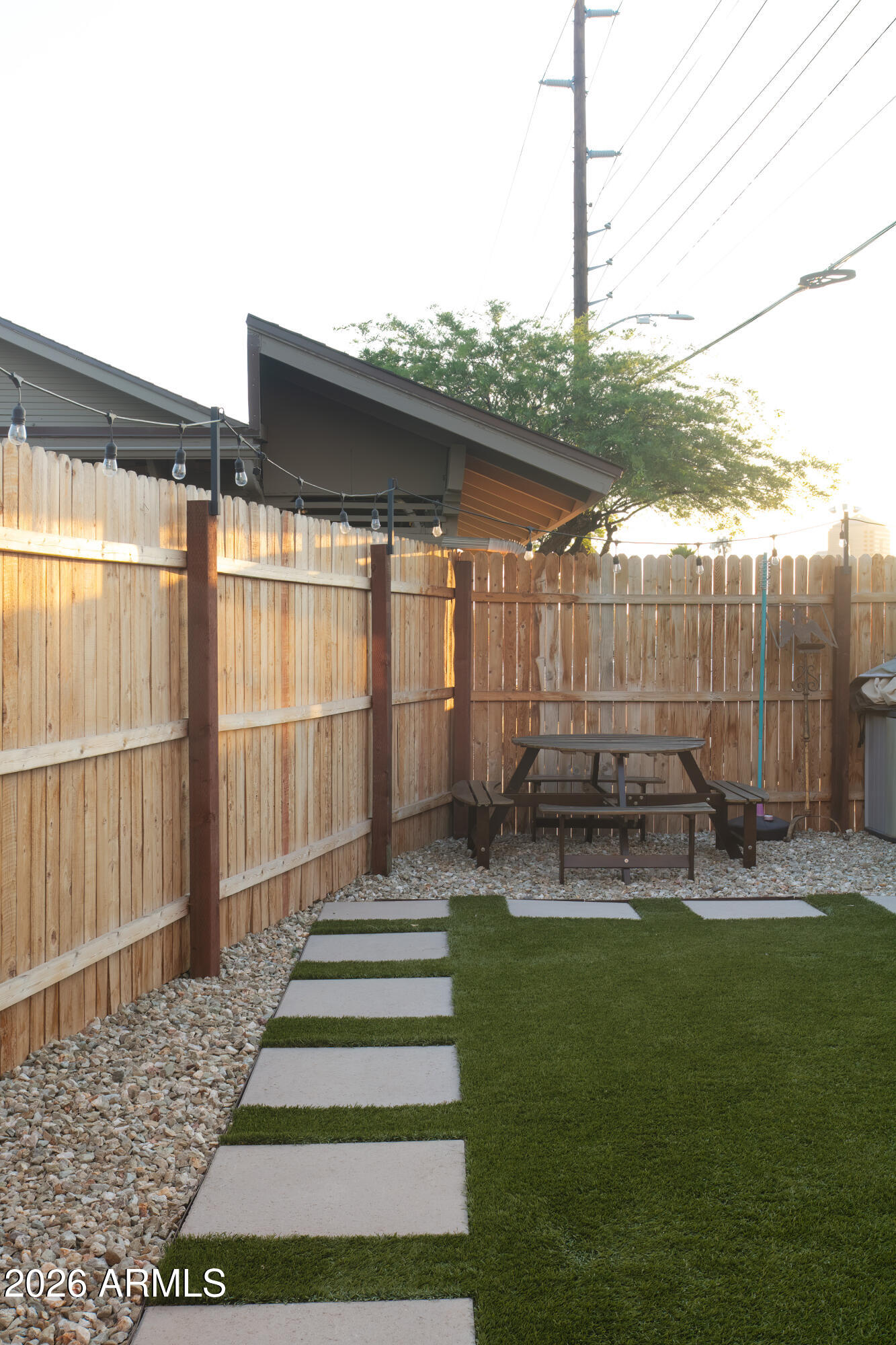 2549 North Mitchell Street Phoenix, AZ 85006 - Photo 39 of 41 a garden view with a outdoor space