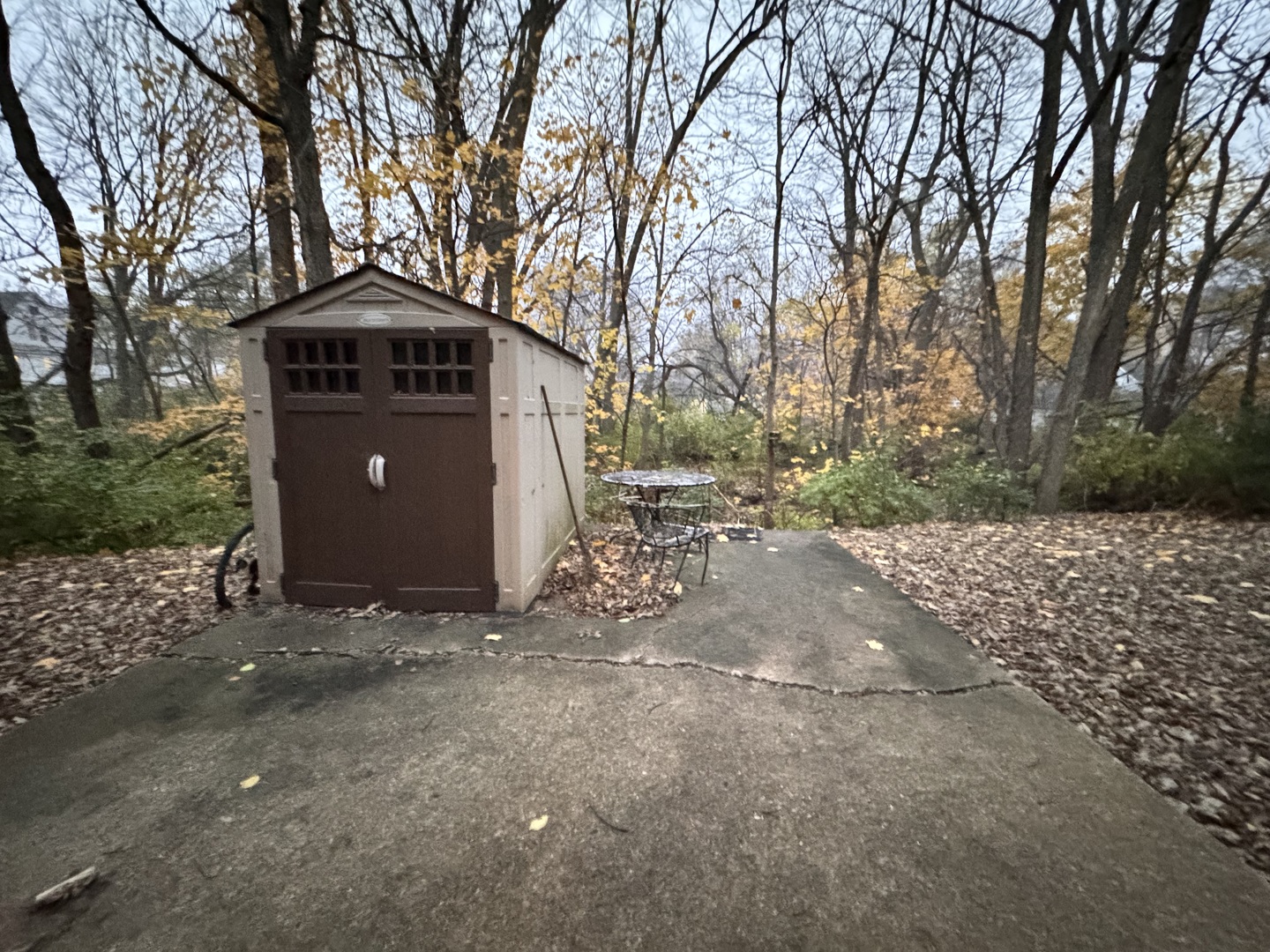 901 Walnut Avenue Dixon, IL 61021 - Photo 5 of 15 a front view of a house with a yard