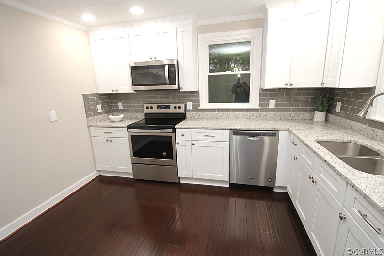 6711 Strathmore Road North Chesterfield, VA 23237 - Photo 4 of 26 Gallery Image 4