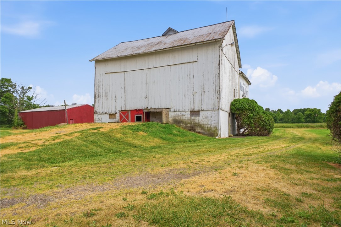 461 South Salem-Warren Road North Jackson, OH 44451 - Photo 46 of 50 Huge cattle/horse barn