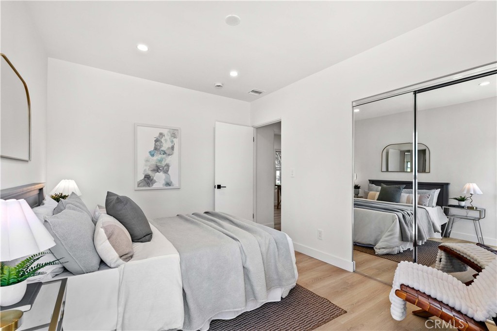 2105 N Pass Burbank, CA 91505 - Photo 22 of 31 a bedroom with a bed and furniture