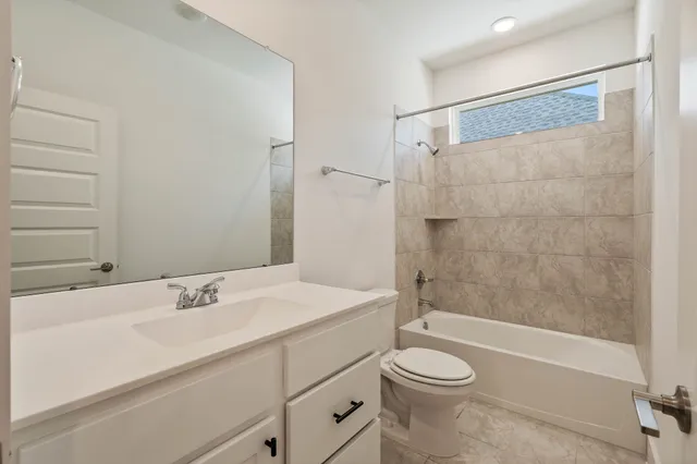 $875,000 | 26915 Southwick Vly Lane, The Woodlands, TX 77389