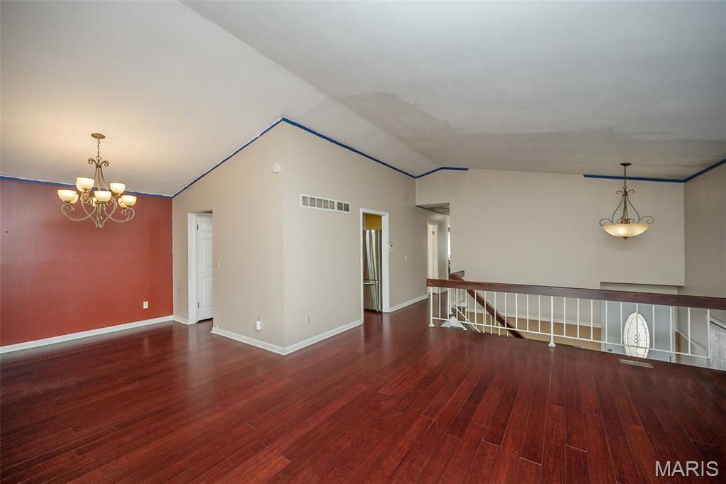 537 Treetop Village Drive Ballwin, MO 63021 - Photo 12 of 45