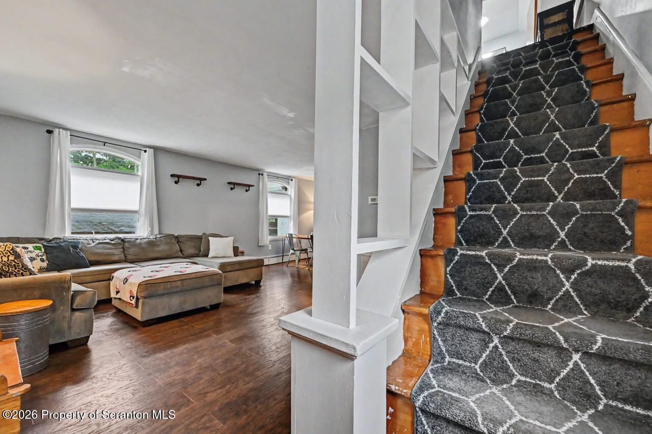 311 Knapp Road Clarks Summit, PA 18411 - Photo 29 of 58 Staircase