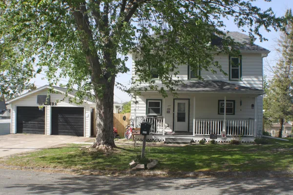 $199,900 | 221 East Church Street, Spring Valley, MN 55975
