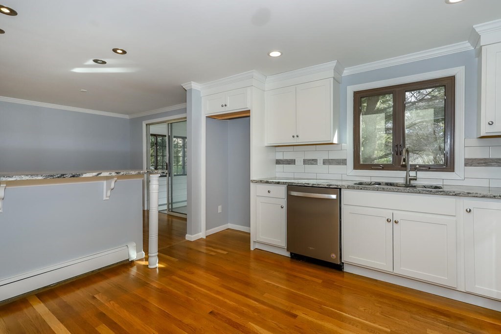 18 Trayer Road Canton, MA 02021 - Photo 8 of 27 Gallery Image 8