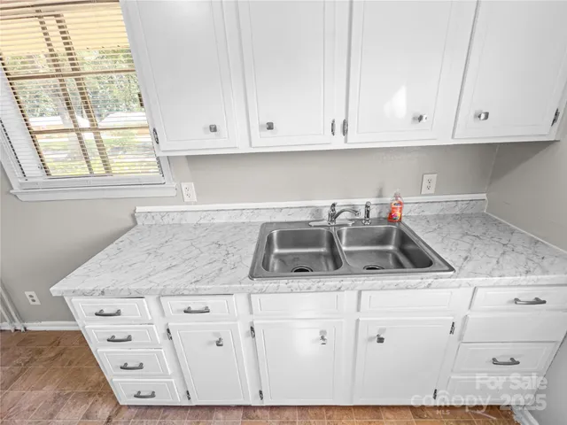 $159,900 | 3109 Marlborough Road, Charlotte, NC 28208