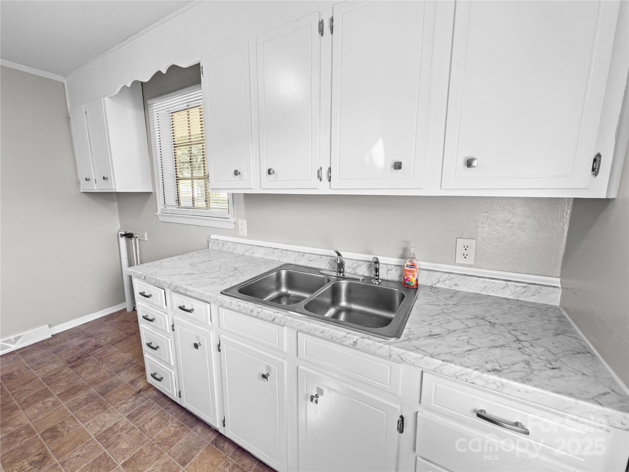 3109 Marlborough Road Charlotte, NC 28208 - Photo 7 of 17