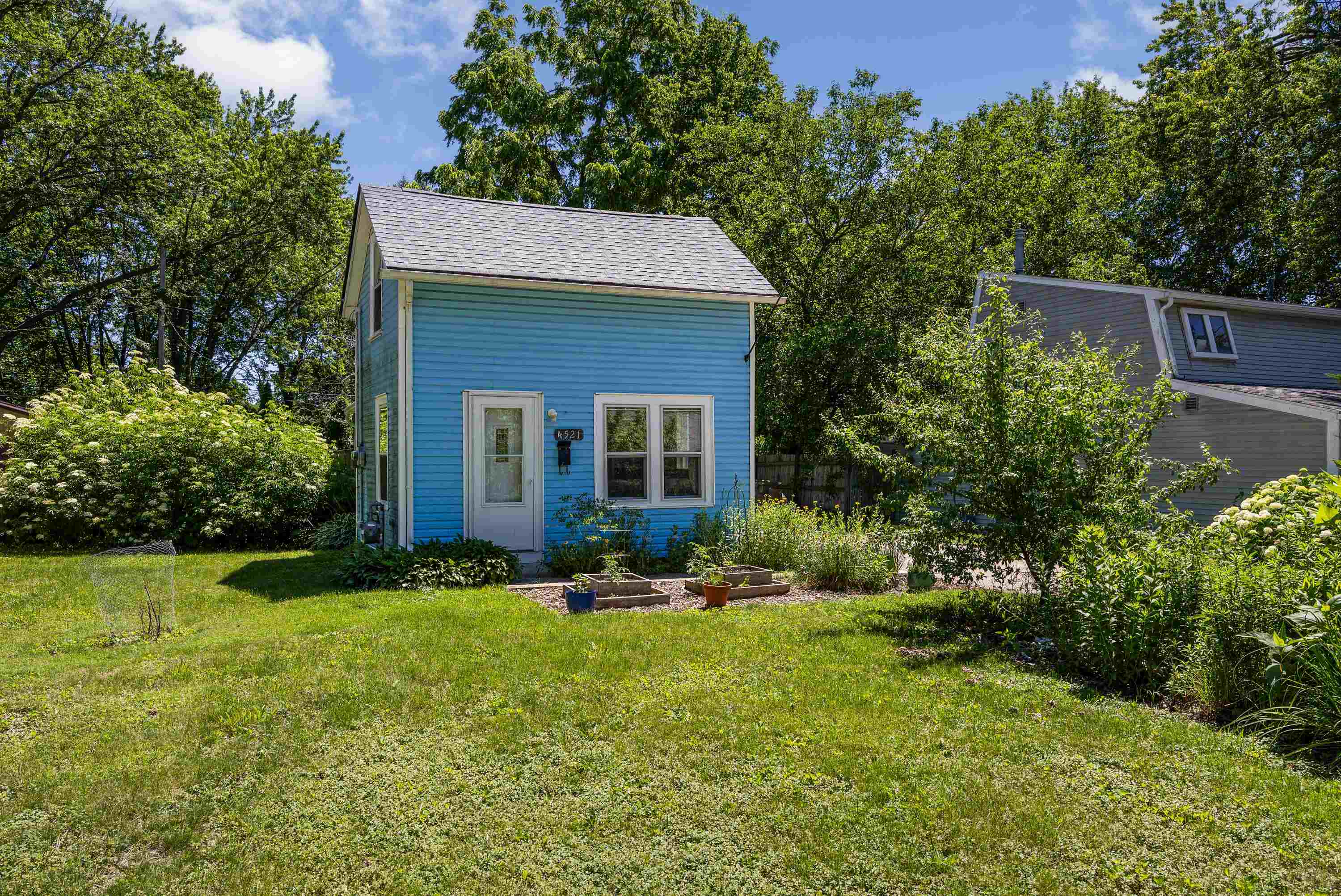 4521 Camden Road Madison, WI 53716 - Photo 3 of 27