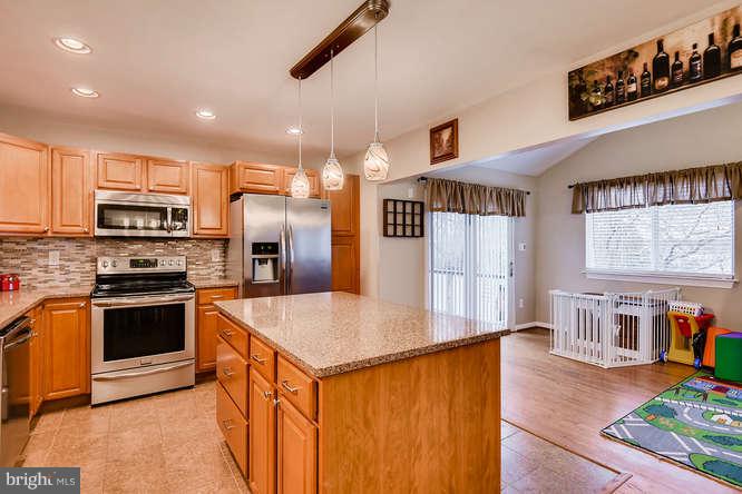 188 Park Road Pasadena, MD 21122 - Photo 3 of 31 Gallery Image 3