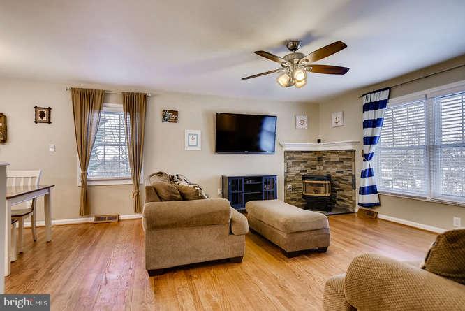 188 Park Road Pasadena, MD 21122 - Photo 6 of 31 Gallery Image 6