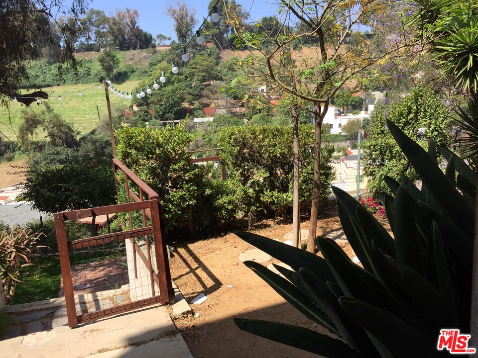 1545 Vanderbilt Place Glendale, CA 91205 - Photo 3 of 18