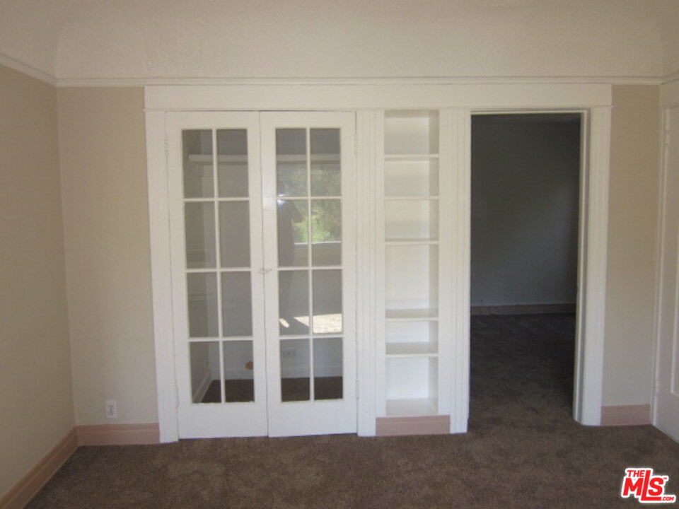 1545 Vanderbilt Place Glendale, CA 91205 - Photo 9 of 18