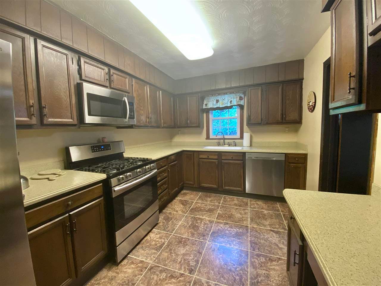 4133 16th St Road Huntington, WV 25701 - Photo 5 of 10 Gallery Image 5
