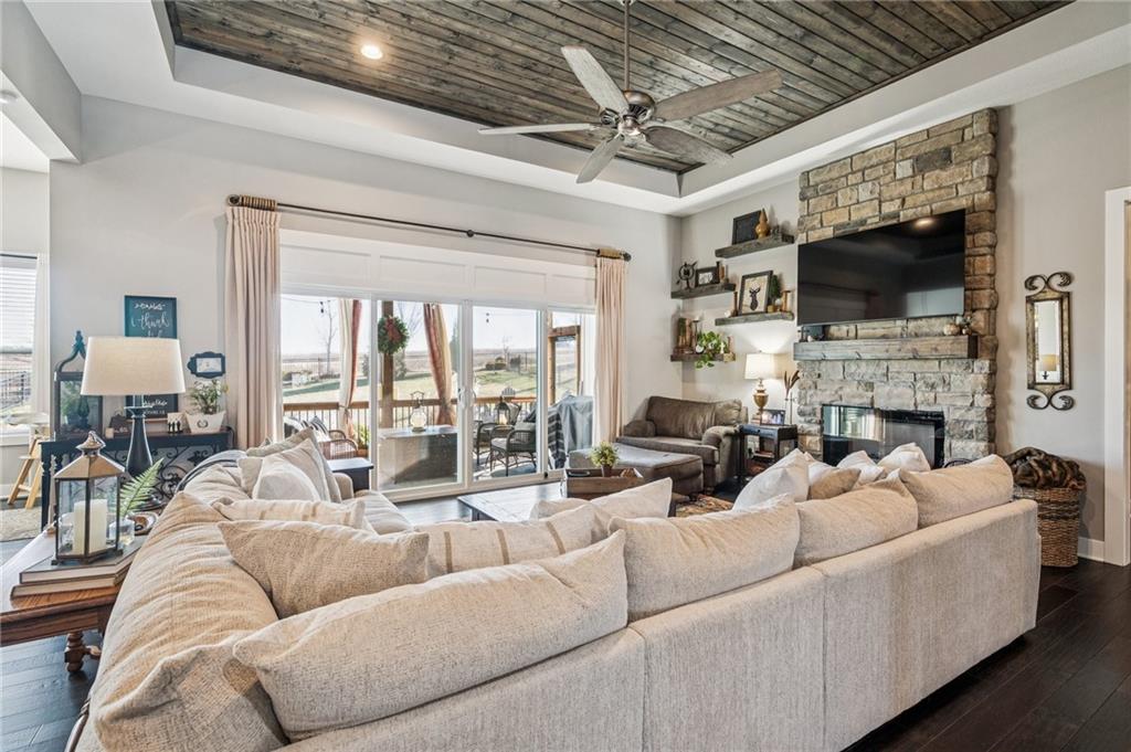 8785 Greeley Street Lenexa, KS 66227 - Photo 4 of 43