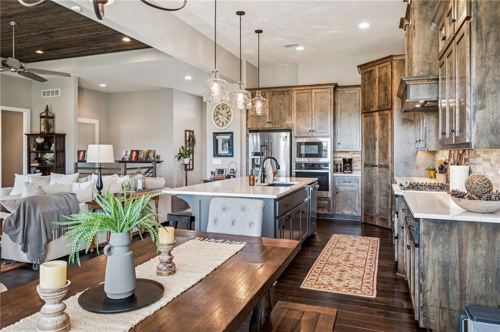 8785 Greeley Street Lenexa, KS 66227 - Photo 9 of 43