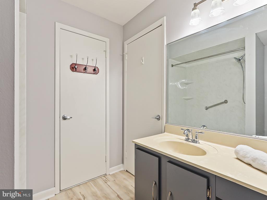 303 Trinity Court, Unit 11 Princeton, NJ 08540 - Photo 26 of 37