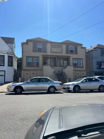 $948,000 | 1773 McKinnon Avenue, San Francisco, CA 94124