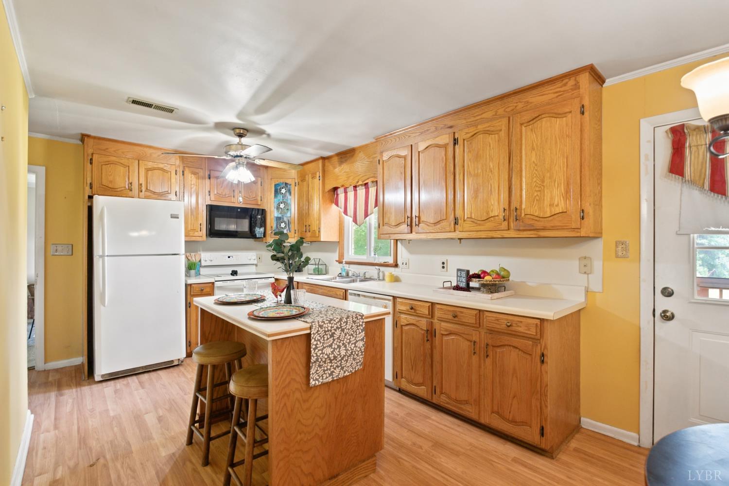 201 Frazier Road Altavista, VA 24517 - Photo 4 of 47