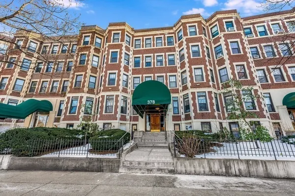 $595,000 | 378 Riverway, Unit 3, Boston, MA 02115