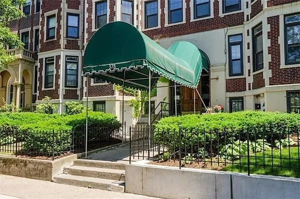 $595,000 | 378 Riverway, Unit 3, Boston, MA 02115