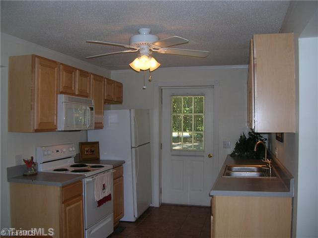 1460 Mizpah Church Road Rural Hall, NC 27045 - Photo 8 of 16 Kitchen. Kitchen Appliances Remain!