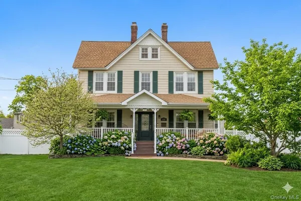 $925,000 | 59 Purdy Lane, Amityville, NY 11701