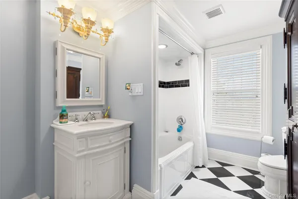 $925,000 | 59 Purdy Lane, Amityville, NY 11701