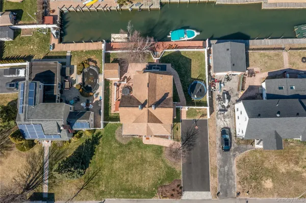 $925,000 | 59 Purdy Lane, Amityville, NY 11701