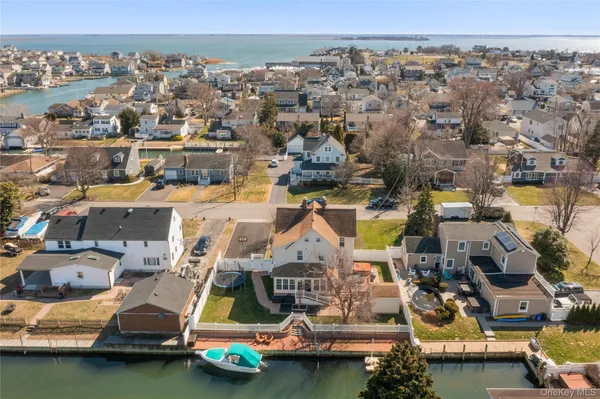 $925,000 | 59 Purdy Lane, Amityville, NY 11701