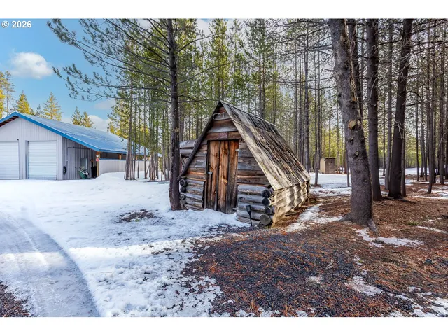 a view of outdoor space with deck