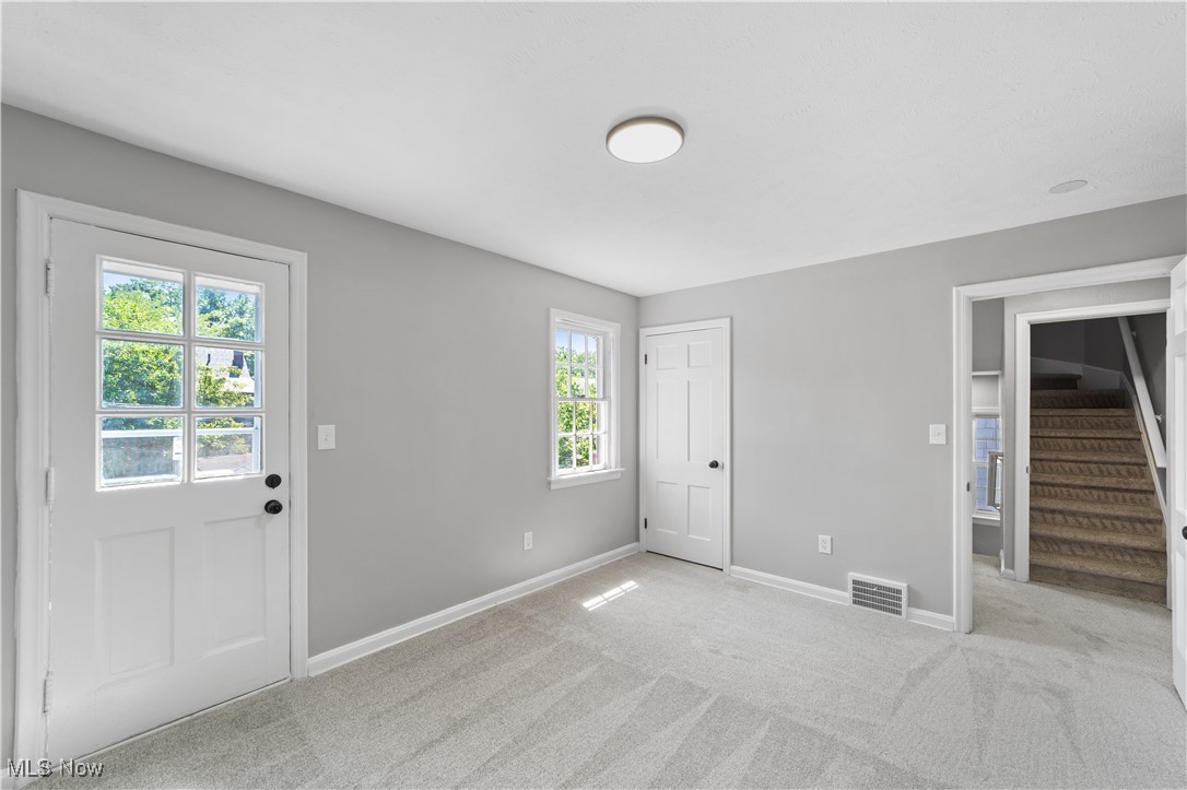 3646 Grosvenor Road Cleveland, OH 44118 - Photo 17 of 33