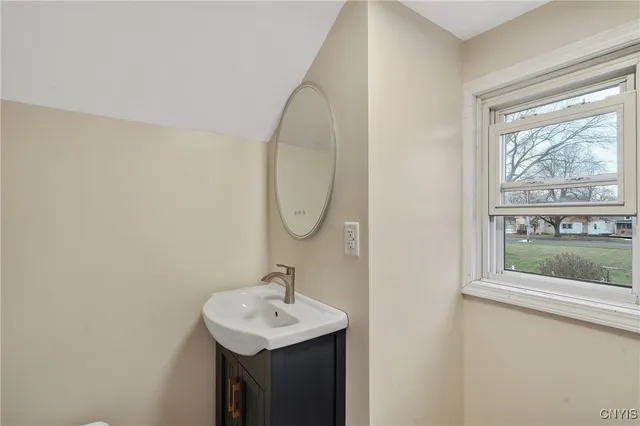 $159,900 | 81 East 10th Street, Oswego, NY 13126