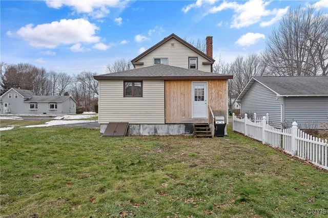 $159,900 | 81 East 10th Street, Oswego, NY 13126