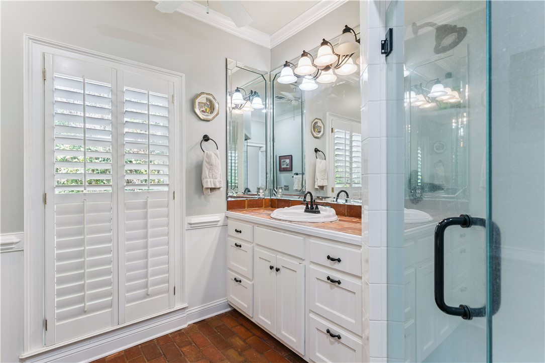 125 Pine Valley St. Simons Island, GA 31522 - Photo 11 of 14 Bathroom