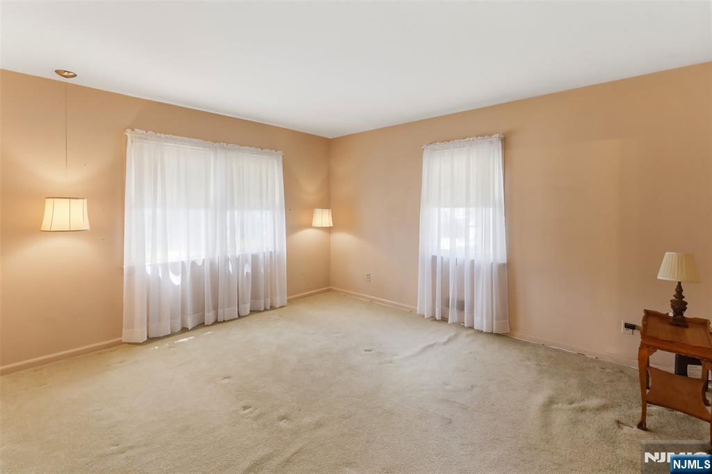 169 Hamilton Road Teaneck, NJ 07666 - Photo 16 of 27