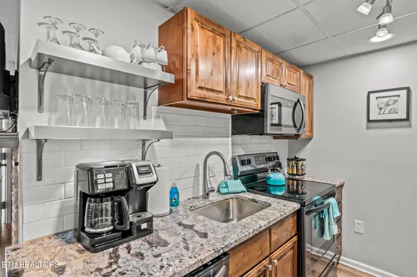 $349,900 | 413 Baskins Creek Road, Unit 406, Gatlinburg, TN 37738