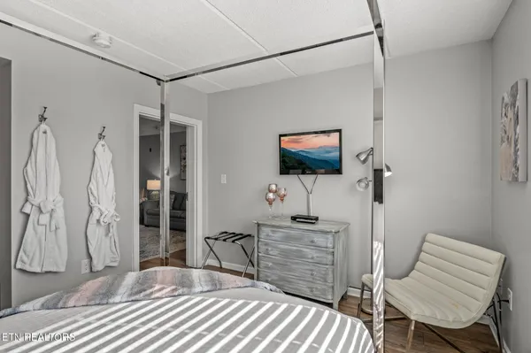 $349,900 | 413 Baskins Creek Road, Unit 406, Gatlinburg, TN 37738