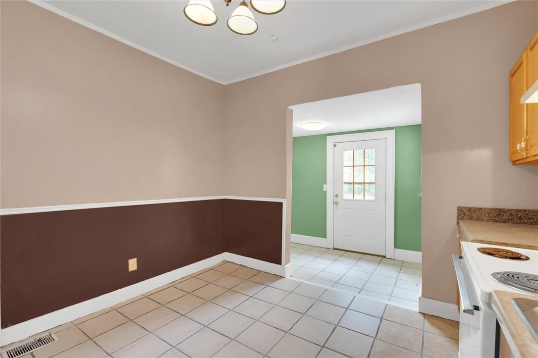 311 Lakeside Drive Westminster, SC 29693 - Photo 12 of 21