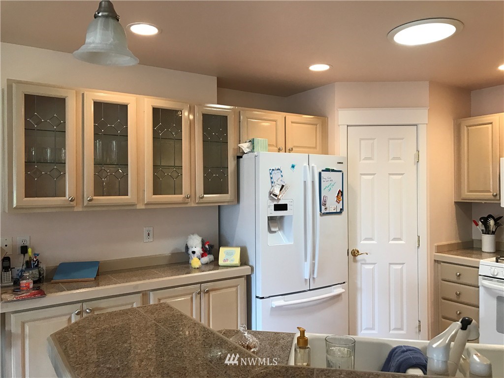 321 East Soderberg Road, Unit 5 Allyn, WA 98524 - Photo 6 of 13 Gallery Image 6