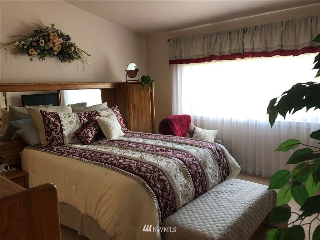 321 East Soderberg Road, Unit 5 Allyn, WA 98524 - Photo 8 of 13 Gallery Image 8