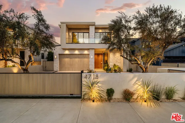 a view of outdoor space yard and patio