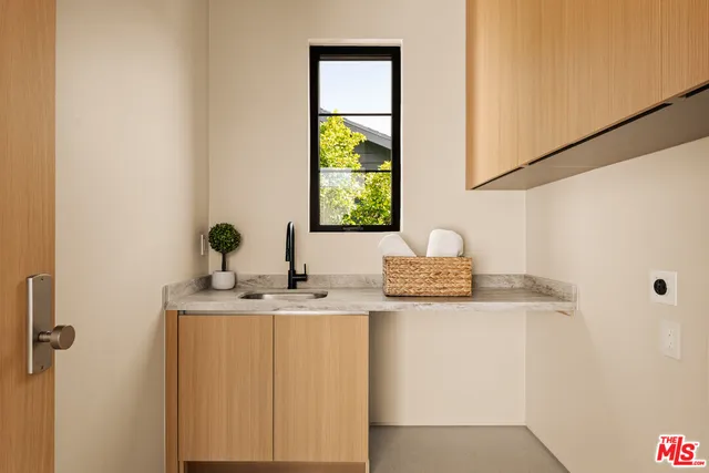 $22,000 | 4718 Lemona Avenue, Sherman Oaks, CA 91403