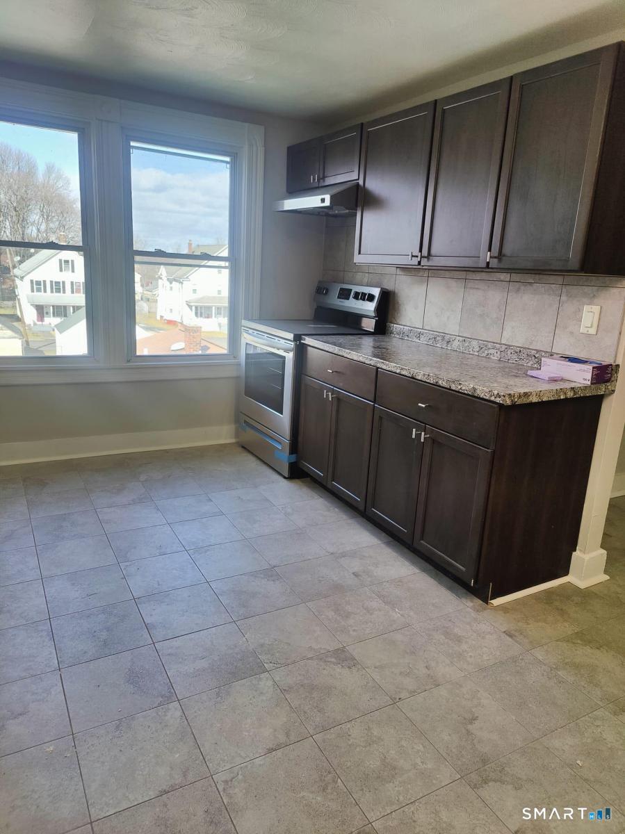 12 Garfield Street, Unit 12 Enfield, CT 06082 - Photo 3 of 10