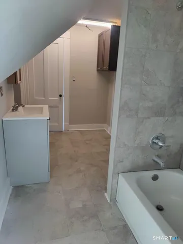 $1,300 | 12 Garfield Street, Unit 12, Enfield, CT 06082