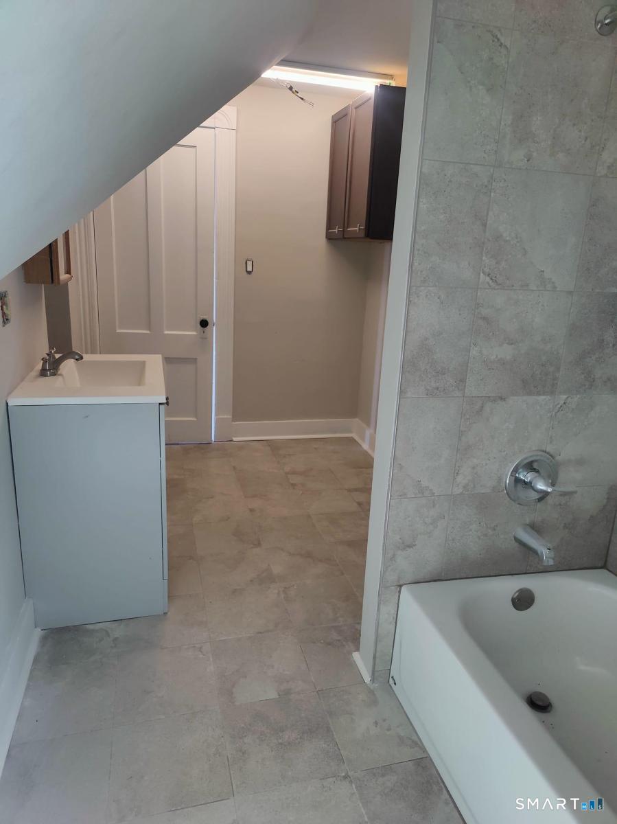 12 Garfield Street, Unit 12 Enfield, CT 06082 - Photo 10 of 10