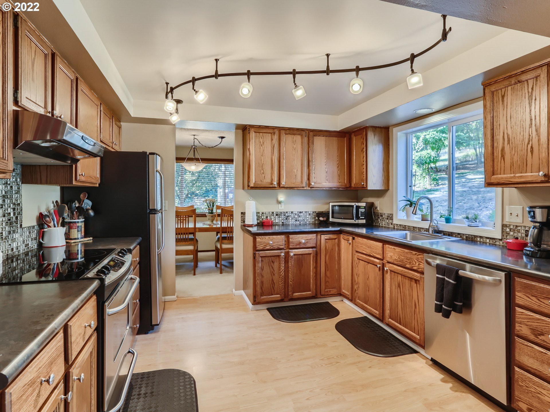 20690 Southwest Chapman Road Sherwood, OR 97140 - Photo 8 of 31 Gallery Image 8